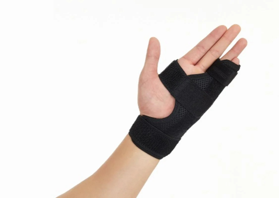 Dr.Med W132-4 3rd & 4th Finger Splint Large - Image 5